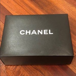 Chanel gift box